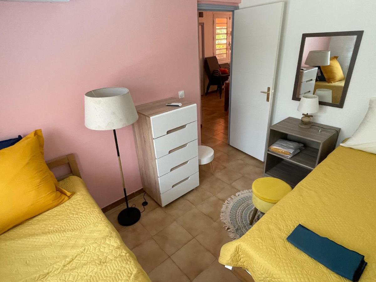 Villa Norah T5 Duplex Le Robert Esterno foto